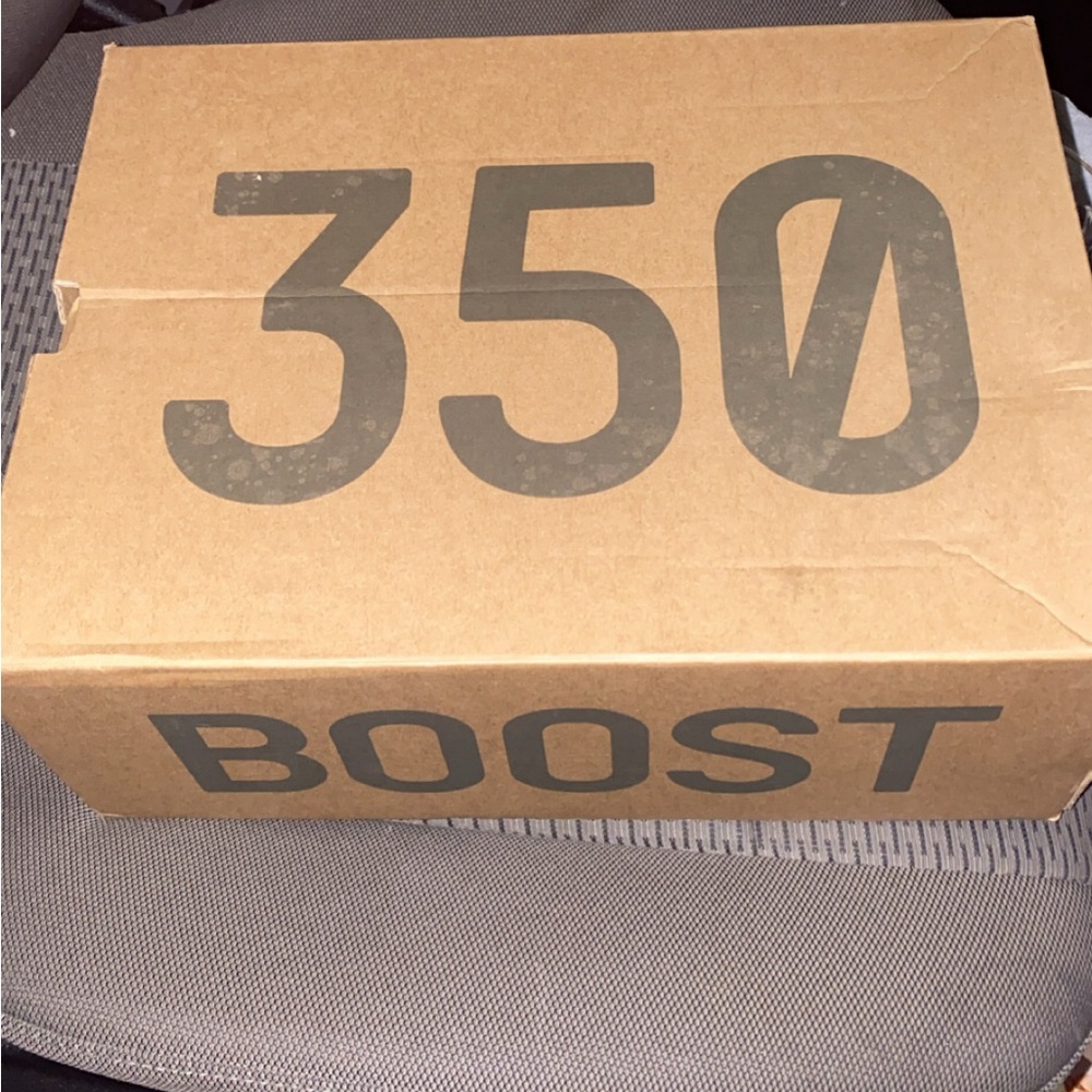 Yeezy 350 white shoes